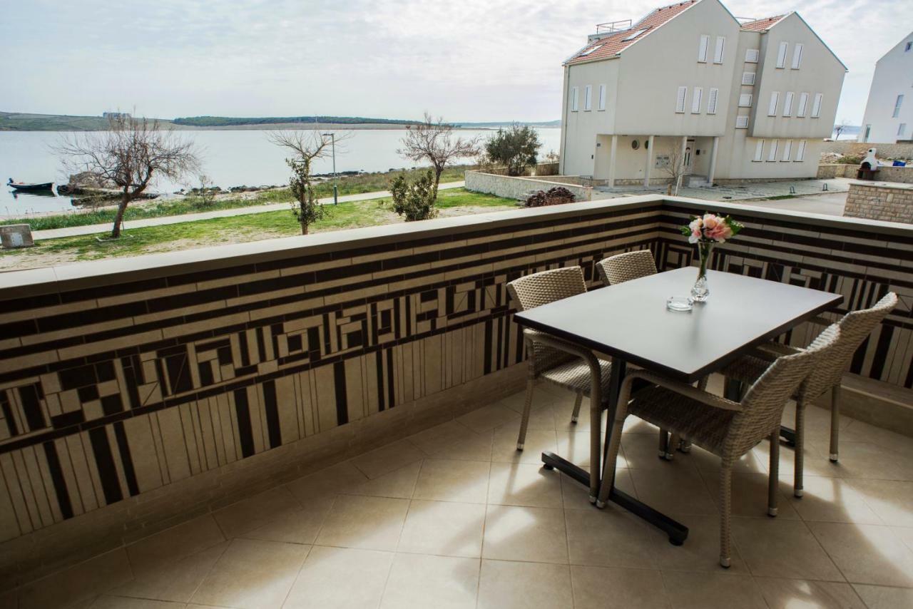Apartments Svijet Mora 2 Povljana Buitenkant foto